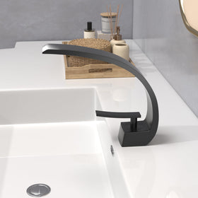 Geobella 1-handle faucet offers precise flow control for daily use.