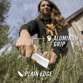 Gerber Flatiron aluminum handle offers lightweight durability.