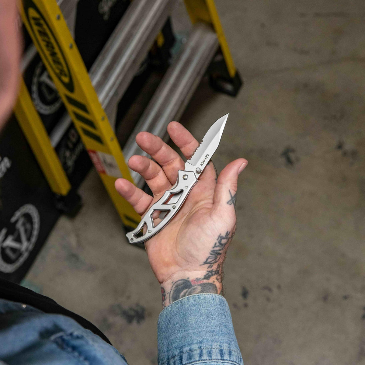 Gerber Paraframe I safety frame lock enhances blade security.