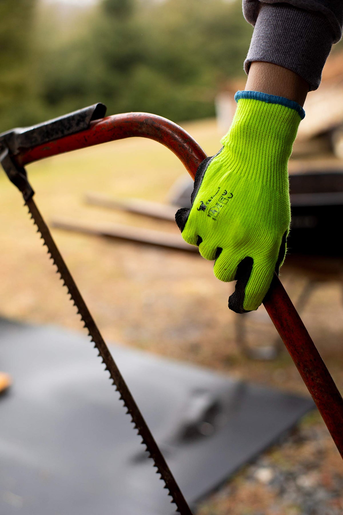 G and F 1516 flexible design enables natural hand movement.