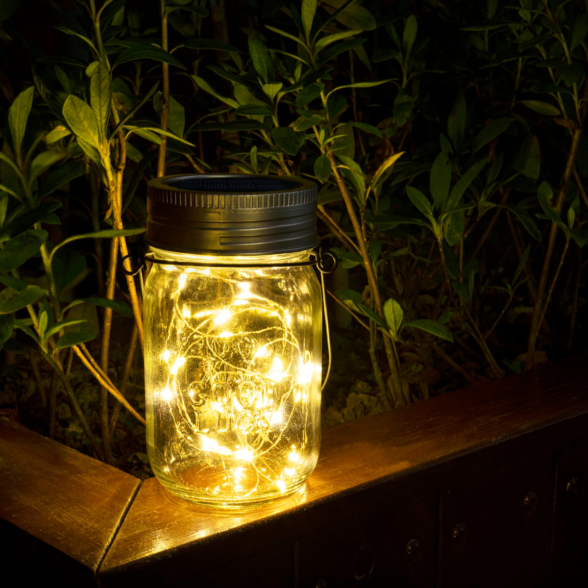 GIGALUMI LED jar lights create ambient mood lighting for events.