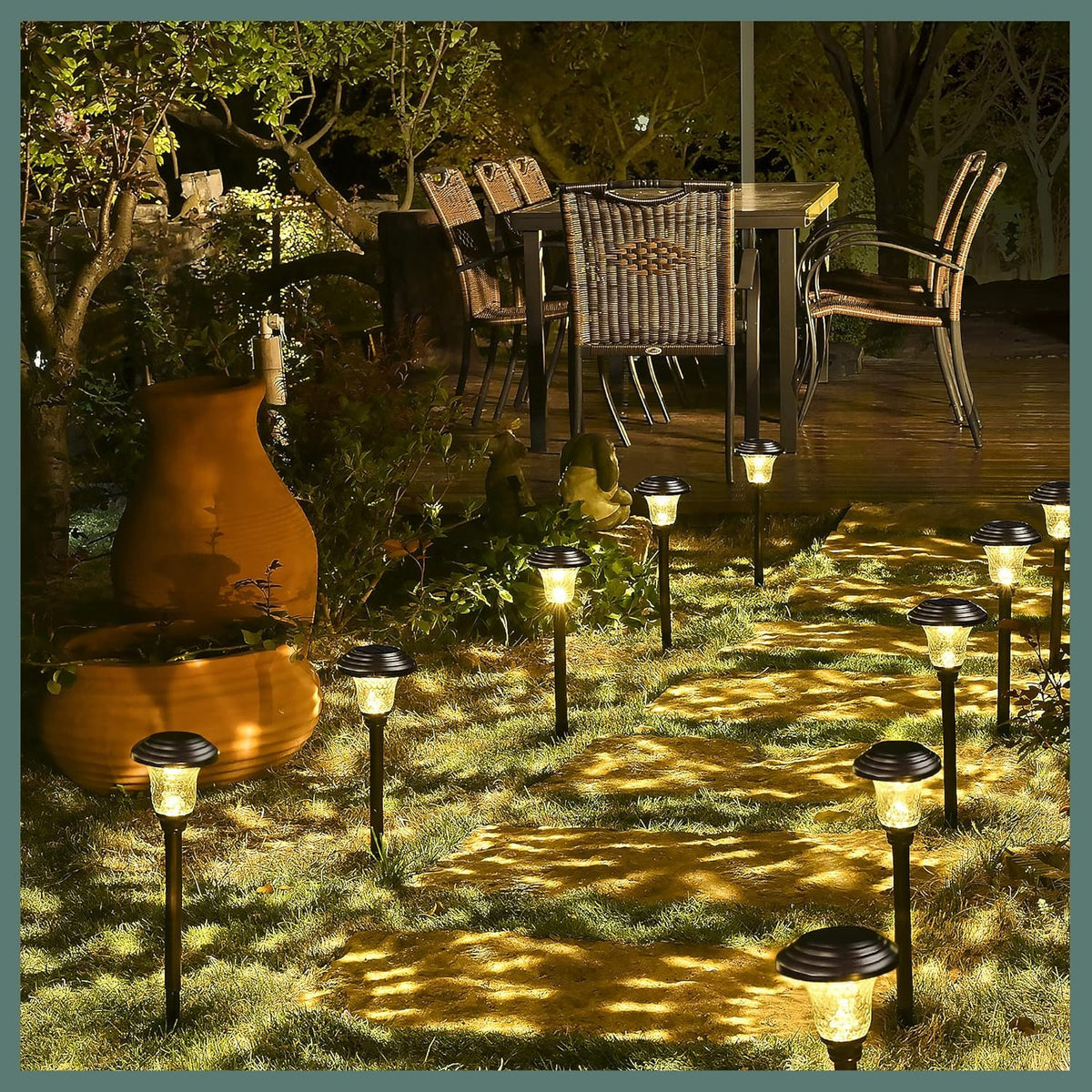GIGALUMI pathway light with glass shade and sunflower-pattern illumination