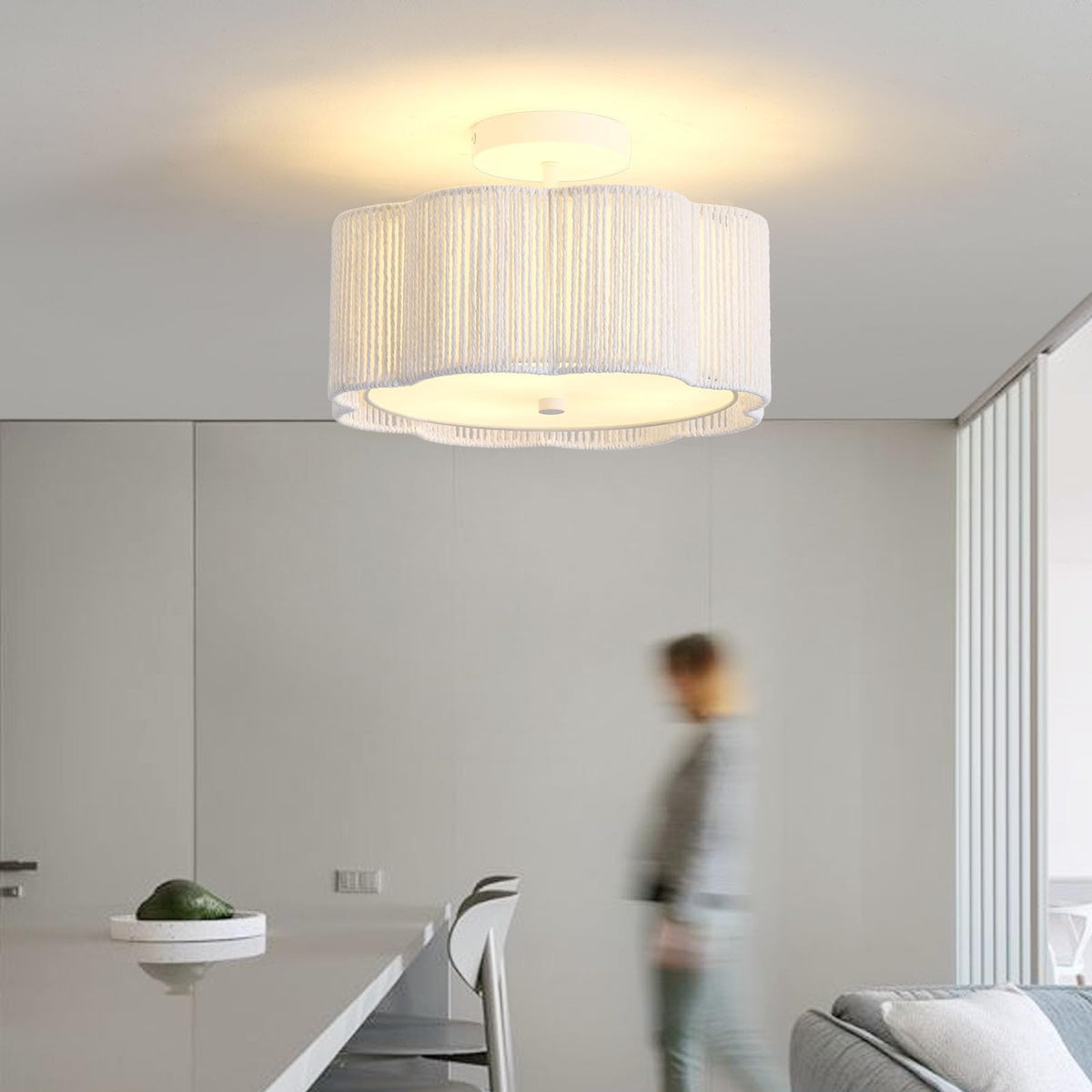 Giutna versatile ceiling light suitable for hallways and bedrooms.