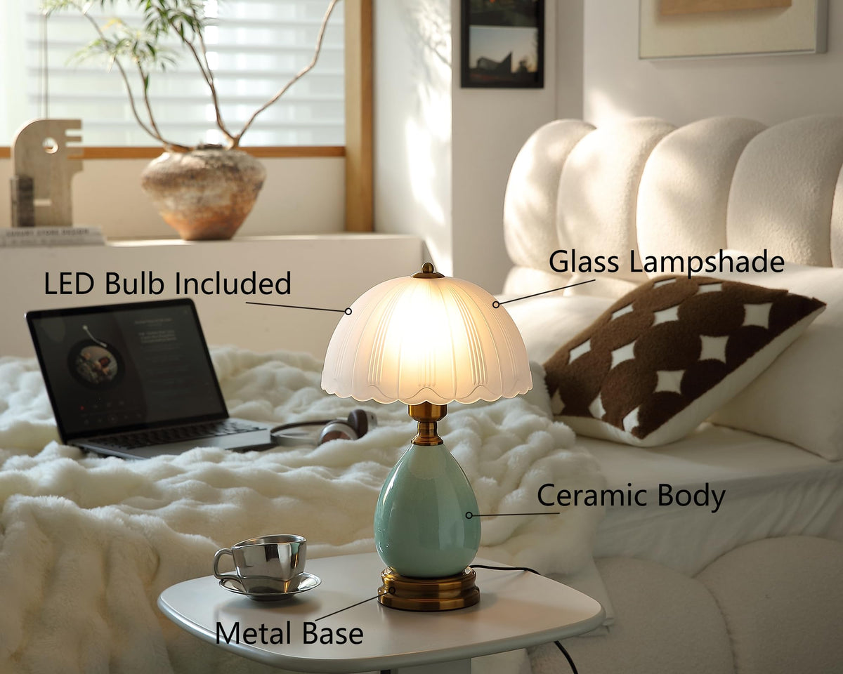 Glivpny lamp with 3-level brightness is ideal for reading.