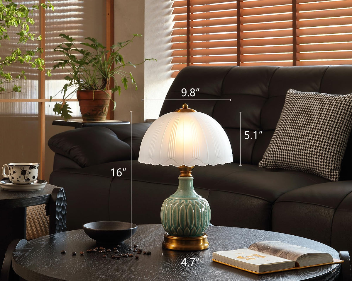 Glivpny LD002 bedside lamp creates warm mood lighting for evenings.