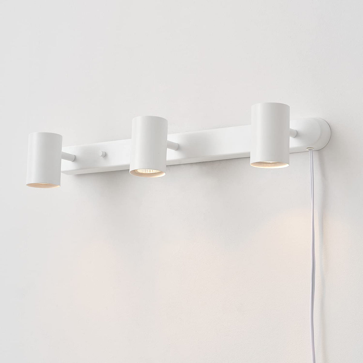Globe Electric 60024 ideal for illuminating kitchen counters and workspaces