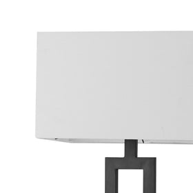 Rotary switch on Globe Electric 67046 offers easy operation.