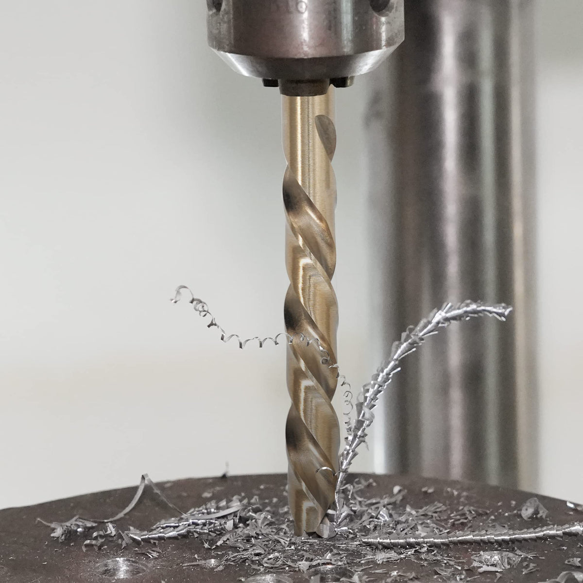 GMTOOLS drill bits designed for drilling hardened metals and wood with accuracy.