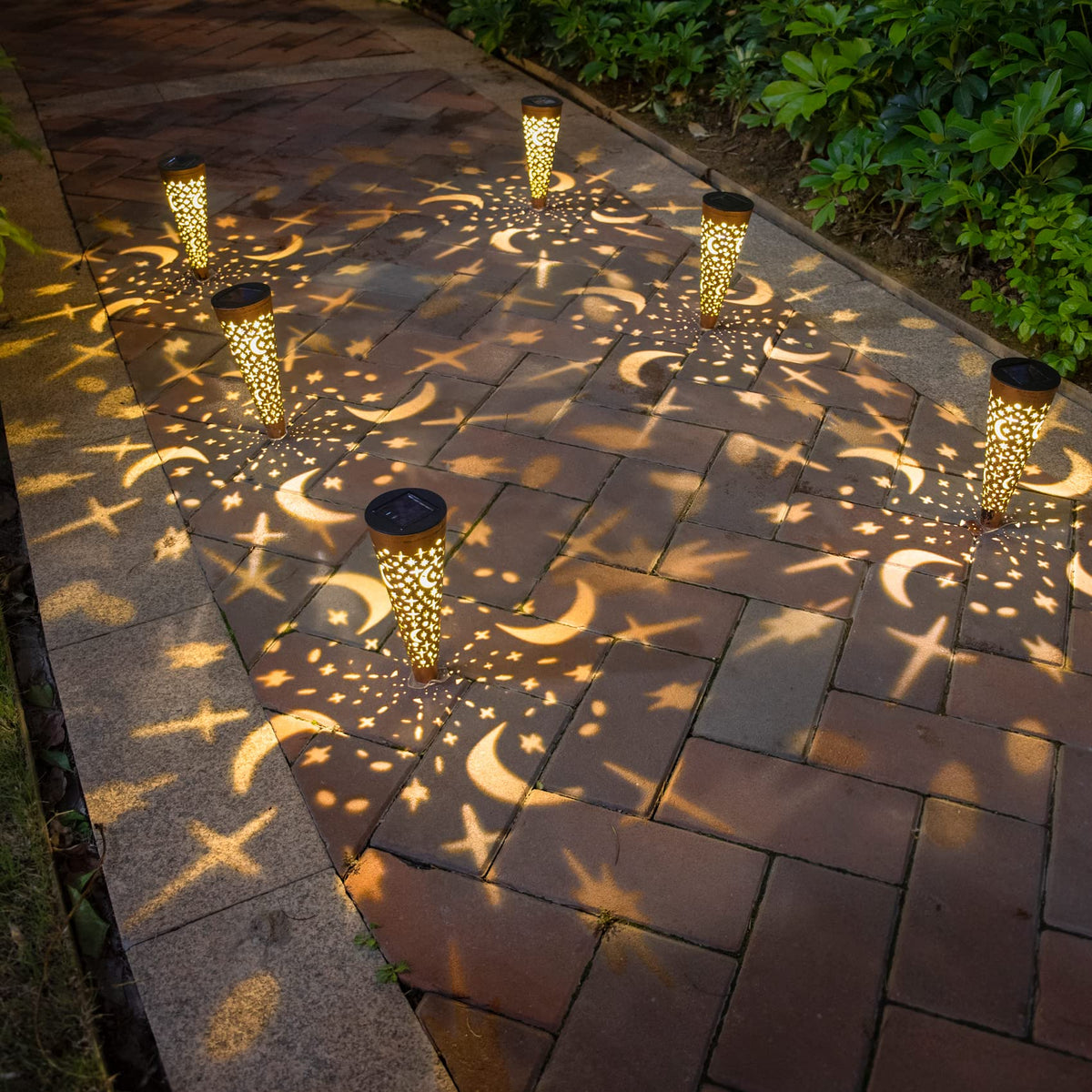 Go2garden IP65 waterproof lights endure rain and snow for year-round charm.
