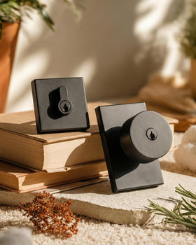 Goldenwarm reversible interior knob demonstrates left-right hand compatibility and smooth rotation