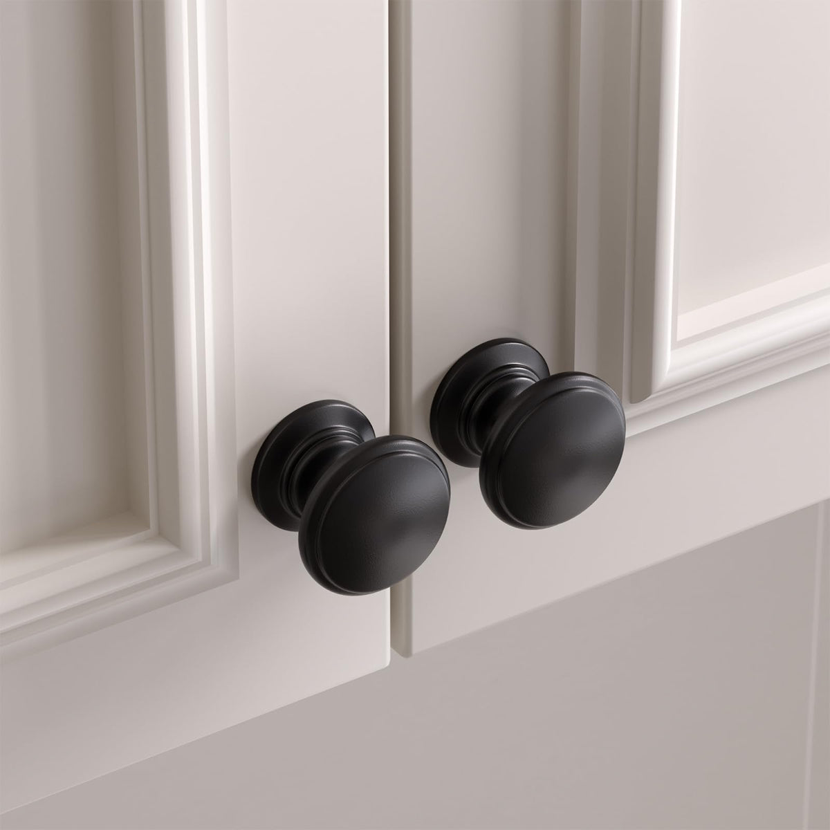Goldenwarm zinc alloy knob close-up showing durable, corrosion-resistant hardware.