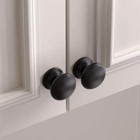 Goldenwarm zinc alloy knob close-up showing durable, corrosion-resistant hardware.