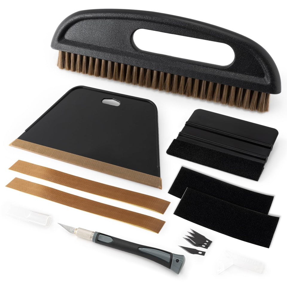 Gomake main smoothing squeegee for wallpaper with ergonomic grip and non-damaging edge.