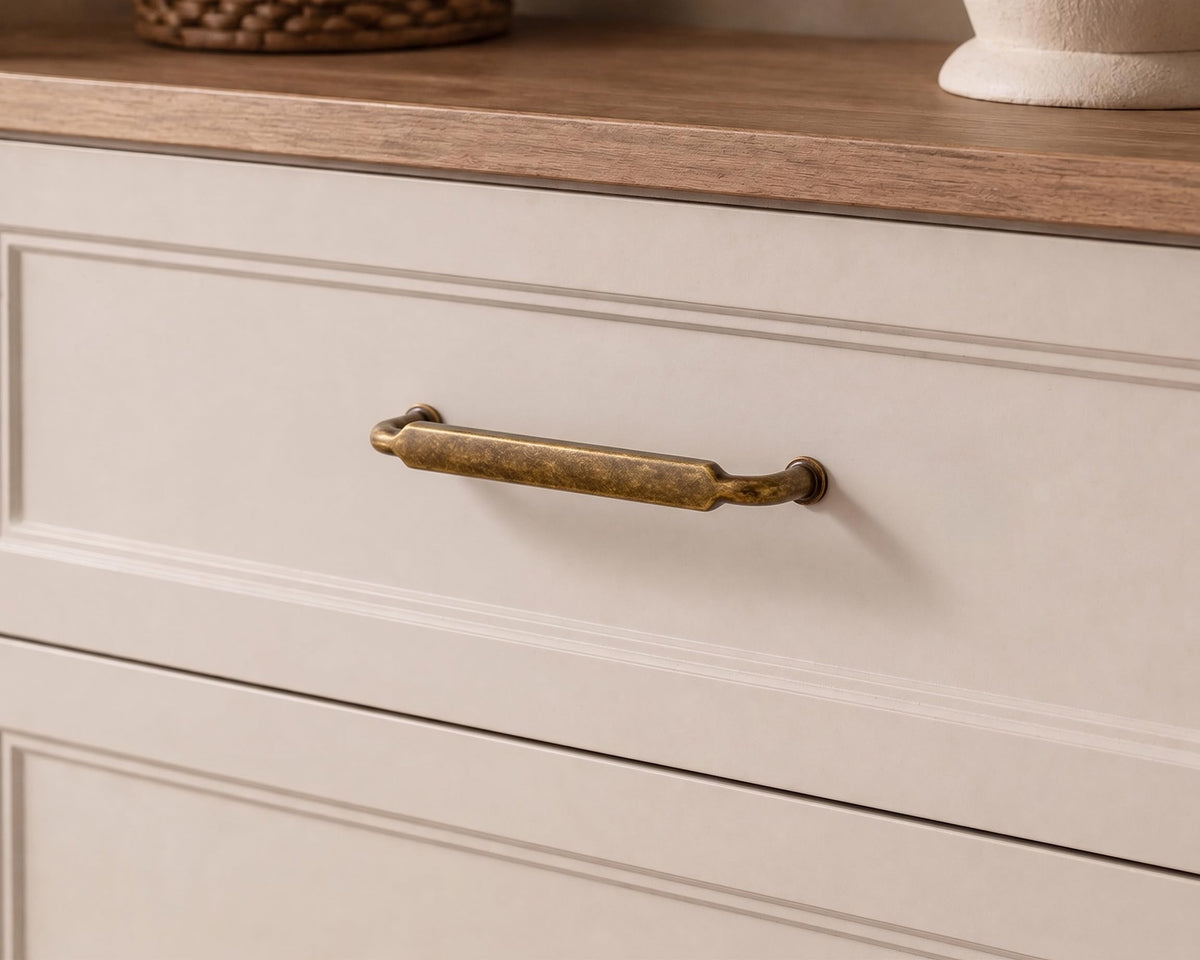 Goo-Ki 5-inch hole center kitchen cabinet pull for easy installation.