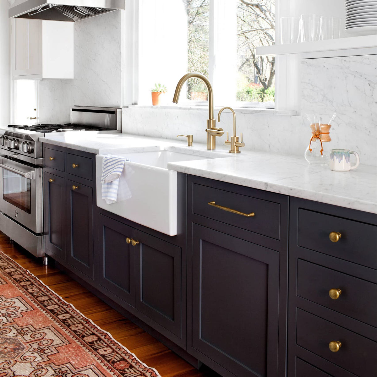 Goo-Ki antique brass finish resists fading and wear over time.
