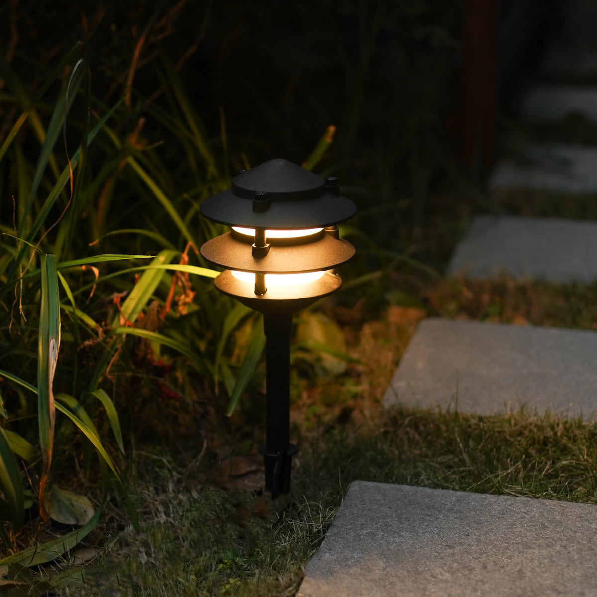 GOODSMANN 12V AC landscape light works with common low-voltage transformers.