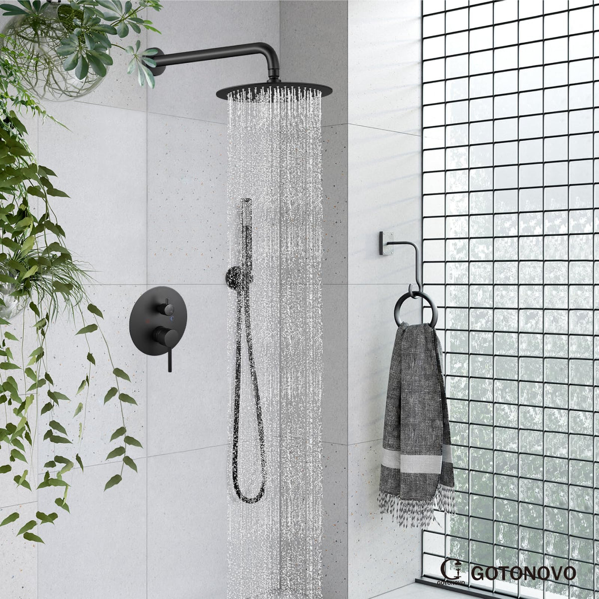 Gotonovo diverter knob switches between rainfall and handheld spray.