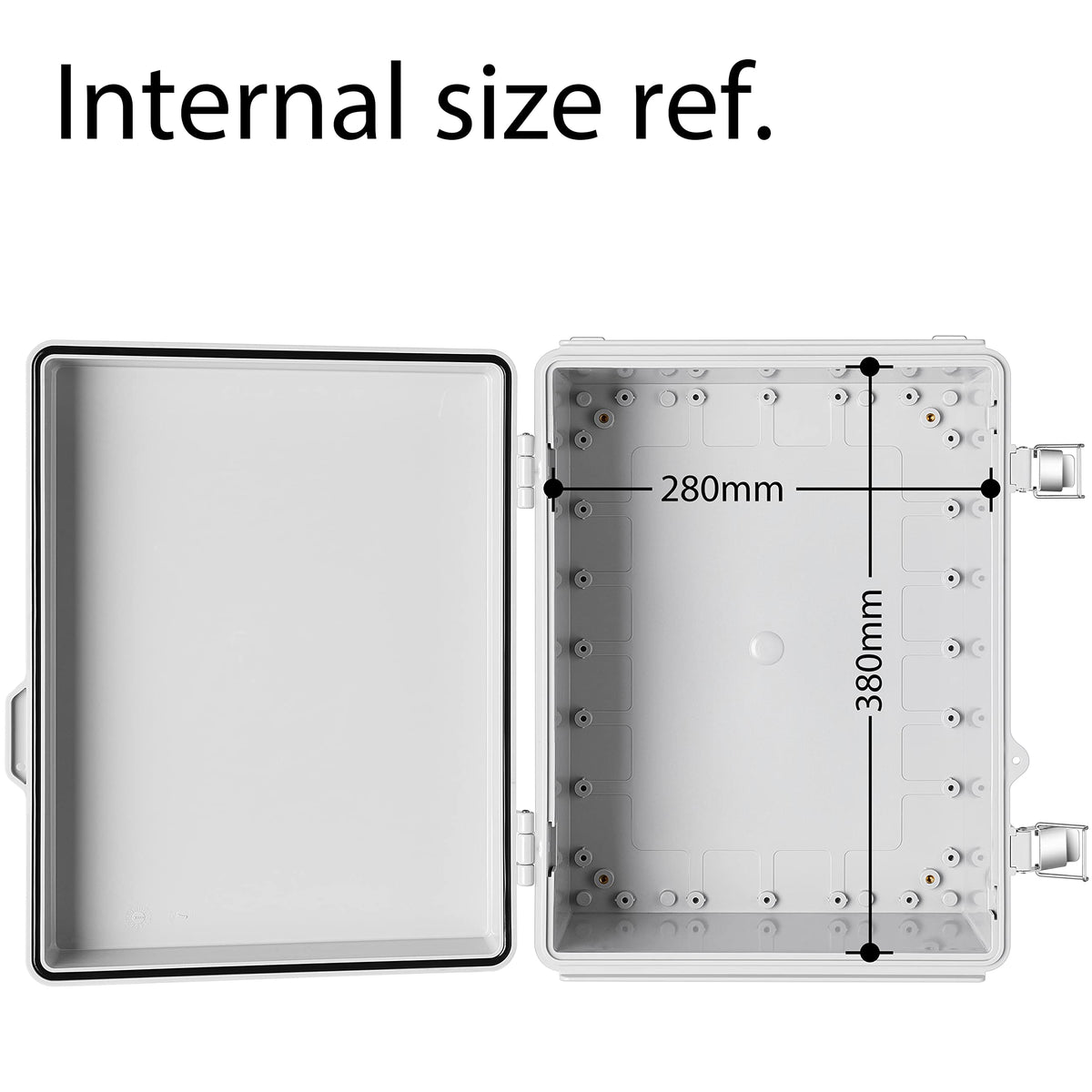 Gratury wall bracket enables easy wall mounting of the enclosure