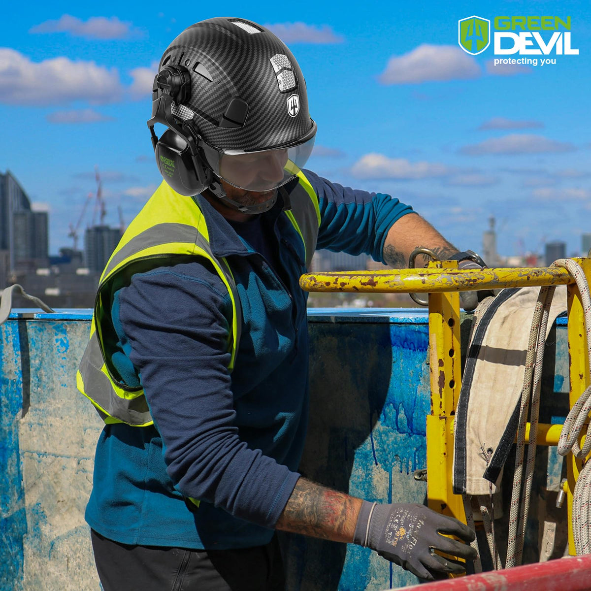 GREEN DEVIL vented design promotes breathable comfort on site