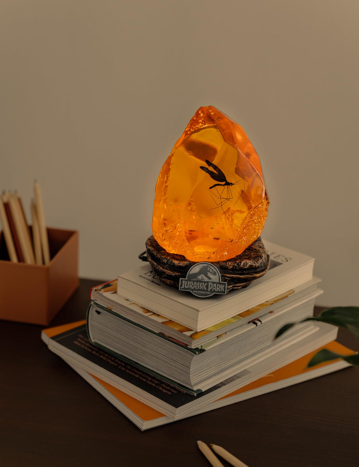 Grupo Erik Official Jurassic Park Lamp supports battery mode for portable use.