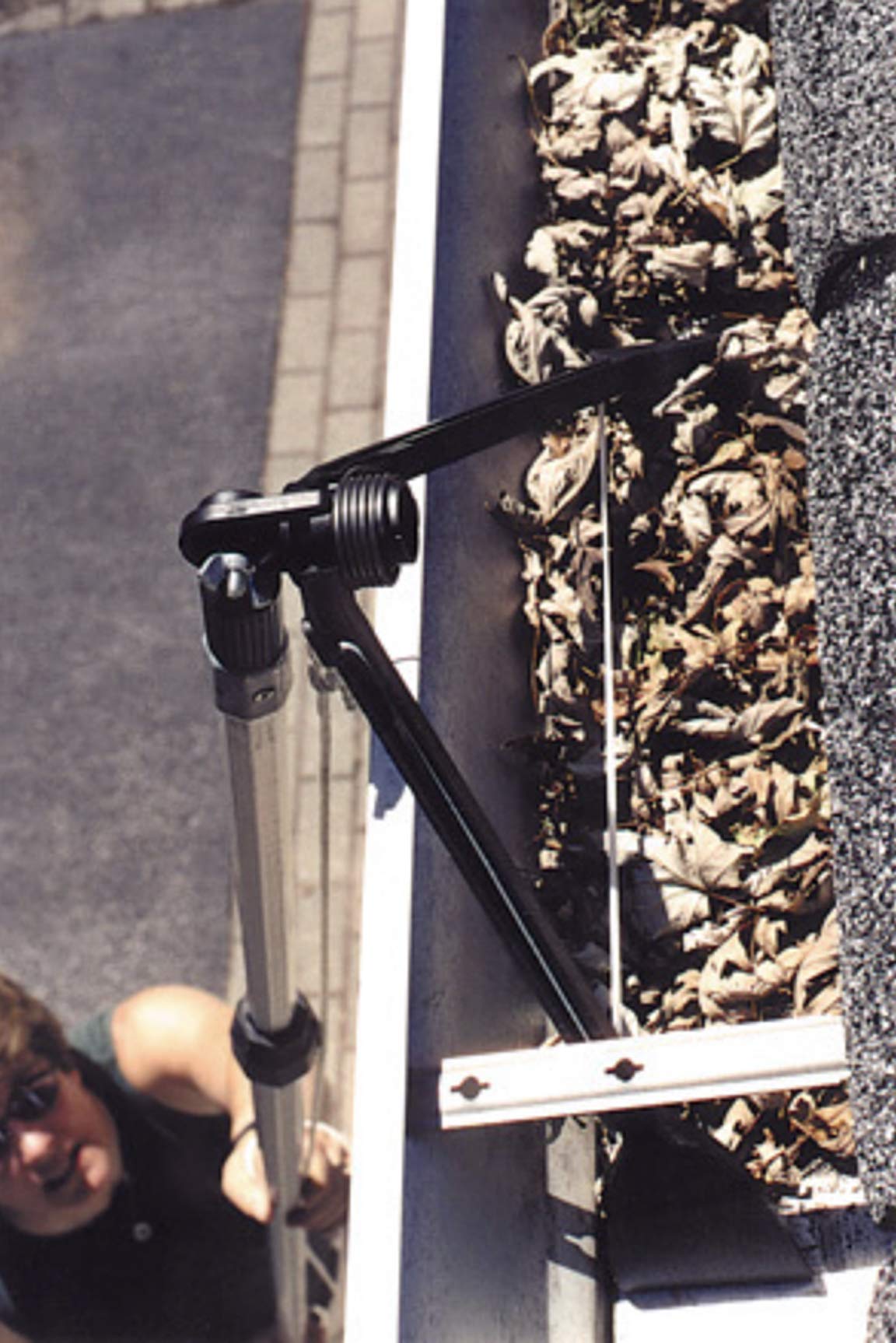 Gutter Sense is lightweight and usable up to two stories for fast cleanup
