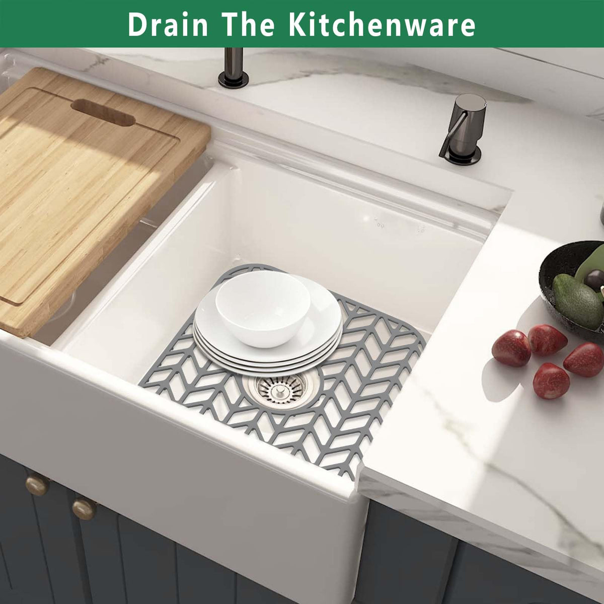 GUUKIN mat elevates dishes to improve airflow and drying.