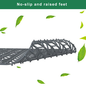 GUUKIN mat’s elevated feet improve water flow and air-drying beneath dishes.