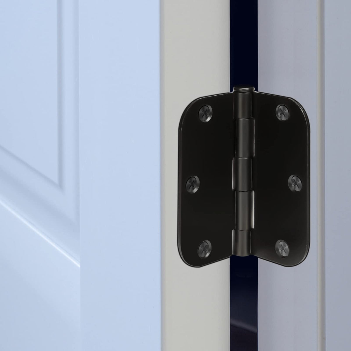 Haidms hinge with included screws for straightforward installation.
