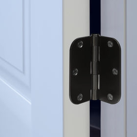 Haidms hinge with included screws for straightforward installation.