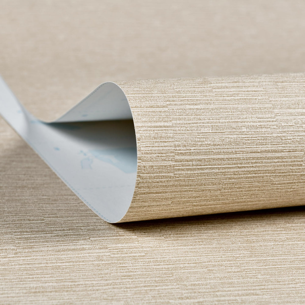 Haimin wallpaper surface is waterproof and easy to clean in daily use