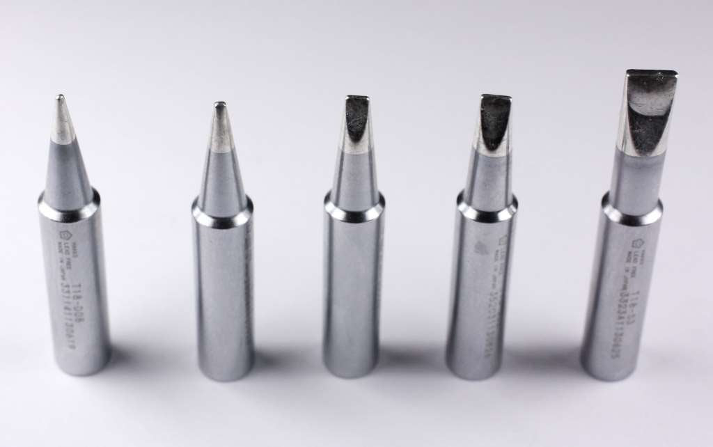 Hakko T18-D08 tip close-up for precise corner soldering.
