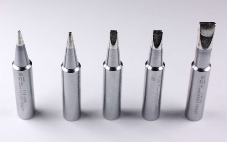 Hakko T18-D08 tip close-up for precise corner soldering.
