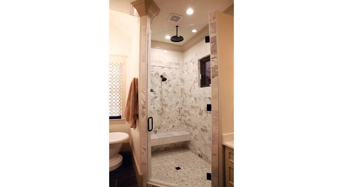 HALO 70PS white trim provides a clean, contemporary look.