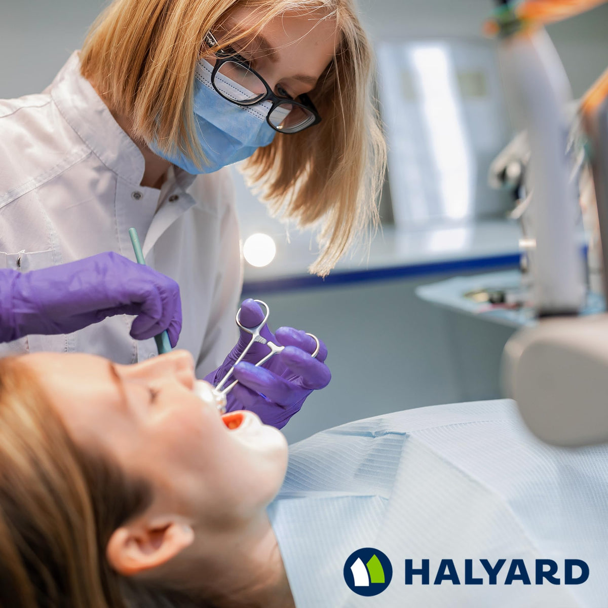 HALYARD Purple Nitrile Dental Gloves ideal for dental exams