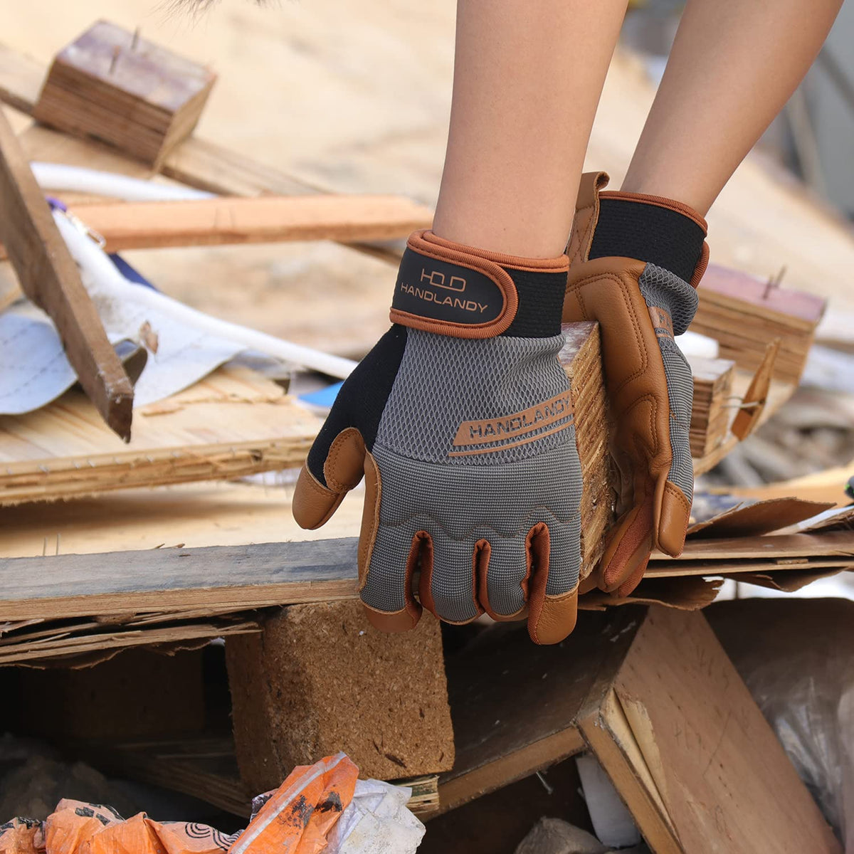 HANDLANDY size guide helps pick the right fit.
