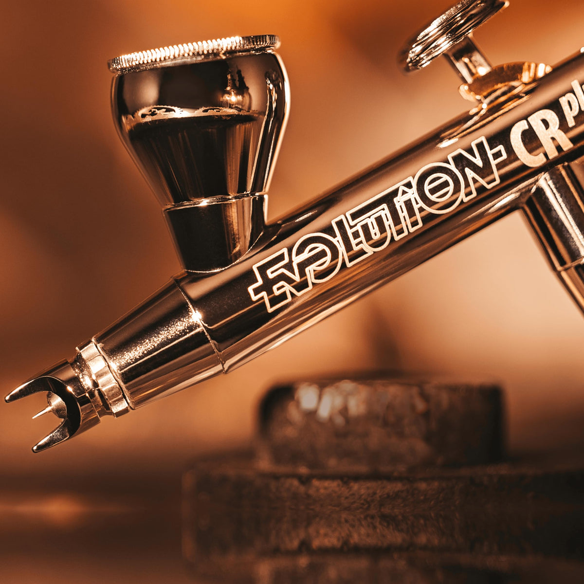 Self-centering nozzle ensures stable atomization during sessions