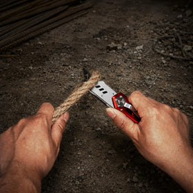 HAUTMEC knife with lock-back safety for blade stability during work.