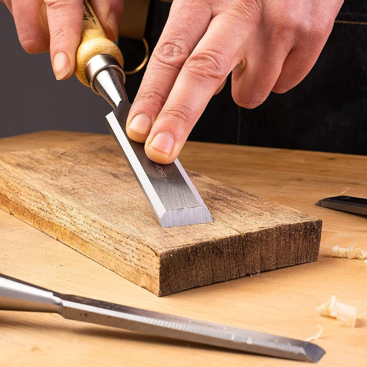 Hawerk 25mm chisel blade for wider channels and bold shaping