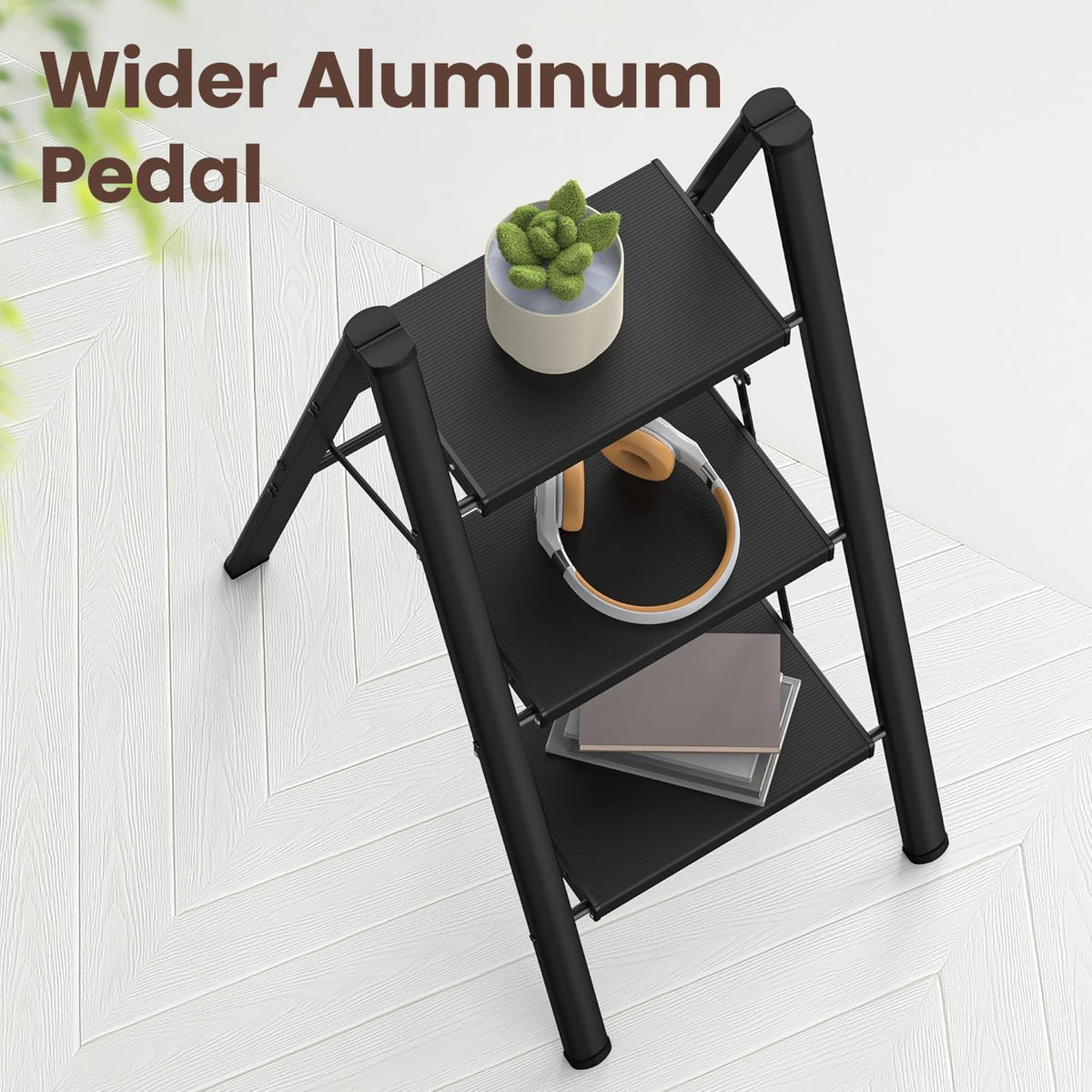 HBTower ladder anti-slip texture helps prevent slips on wet or dusty floors