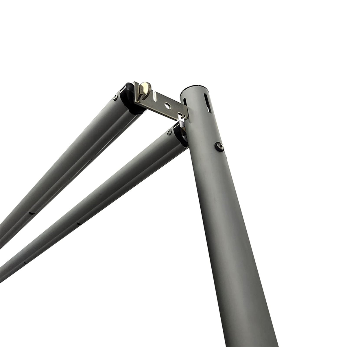 Hecis extended pipe-and-drape options for versatile layout options.