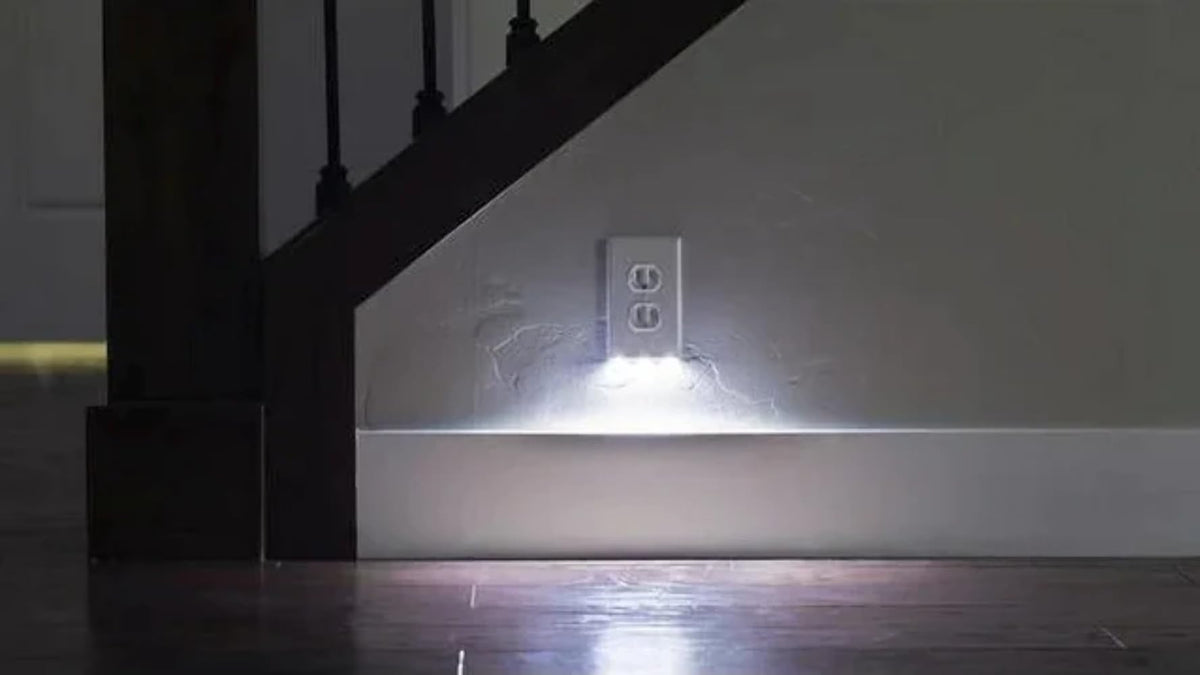Hello Light sensor automatically turns on when darkness is detected