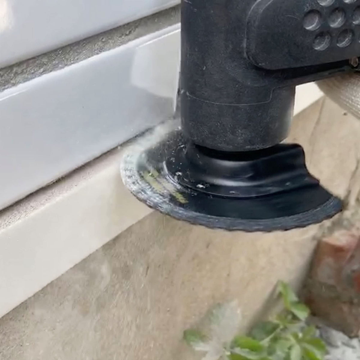 Hemunc durable carbide grout blades offering long life in cleanup tasks.