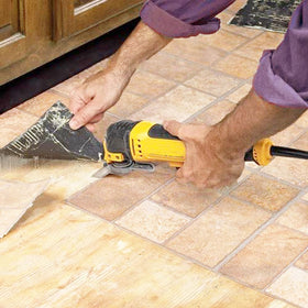 HEMUNC universal-fit blades for use with most oscillating tools.