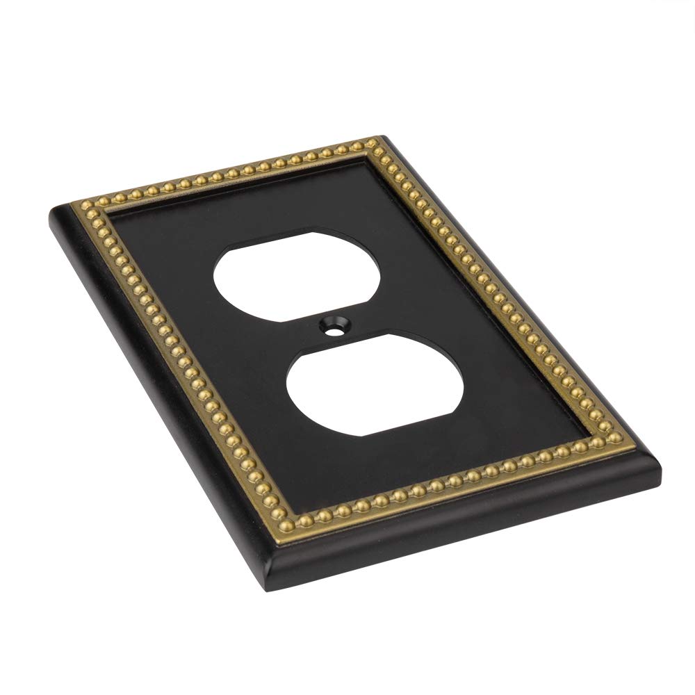 Blister-packaged wall plate protects during shipping and storage