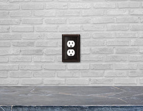Henne Bery wall plate includes matching screws for easy installation