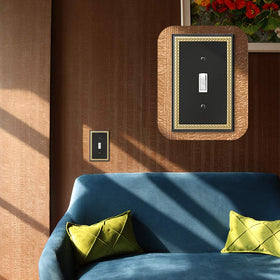 Henne Bery matching screws included for simple, secure installation.