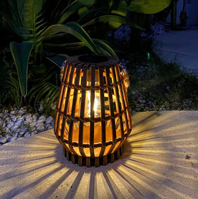 HERJIATK IP44 waterproof outdoor lantern withstands weather for patios and gardens.