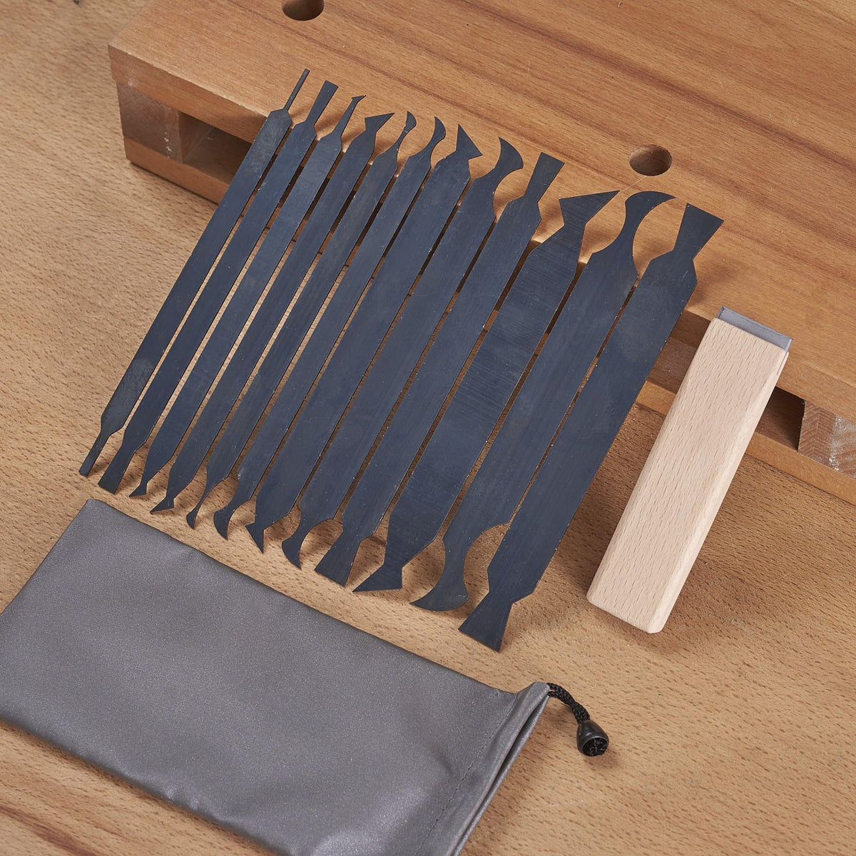 HERMIT TOOLS burnisher-closeup shows tungsten steel for a durable edge.