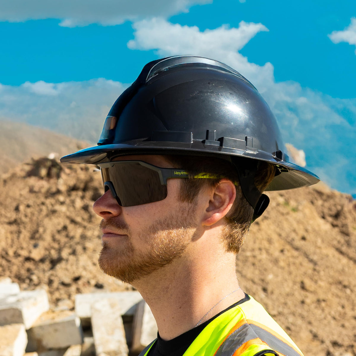 HexArmor Shockwave lightweight metal-free design offers comfortable daily wear