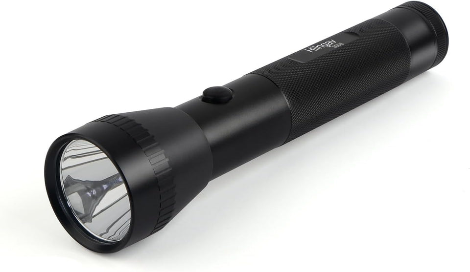 Hilngav 2D flashlight front view showing bright beam for outdoor visibility.